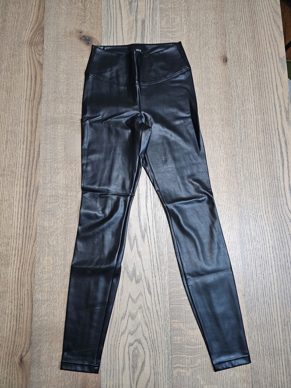 White House Black Market Black Runway Leggings Faux Leather WHBM Sz 6L